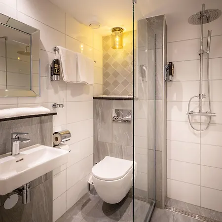 Hotel Monopole 2*