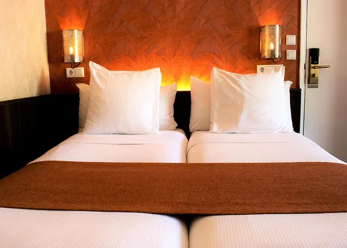 فندق Monopole 2*