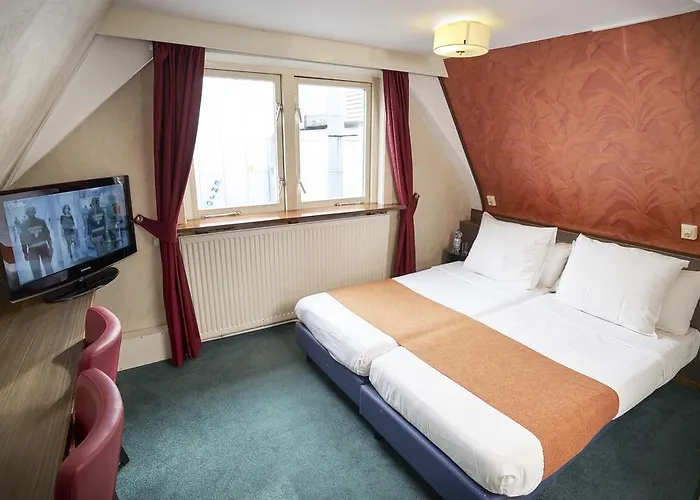 فندق Monopole 2*